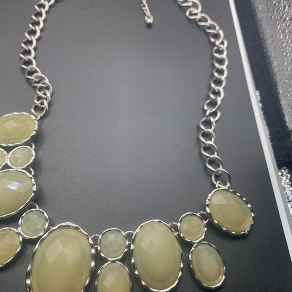 2ct Green Pendant Collar Necklaces by C - Picture 4 of 5